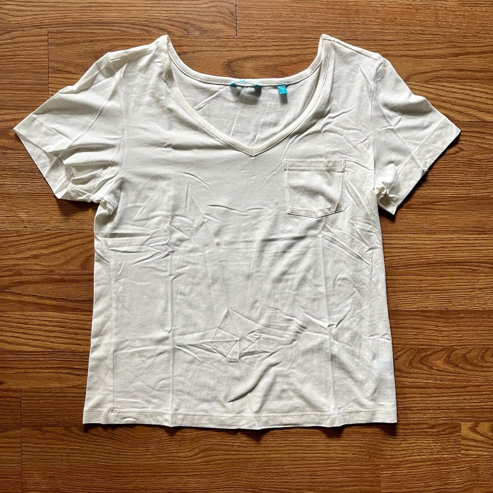 Tori Richards White V-Neck Tee with Pocket Classic Basic T-Shirt Staple
